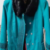 پالتوی رنگ سبز میایل به ابی