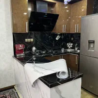 نصب حرفه ای برچسب کابینت (الکور)خودچسب شیشه مات کن