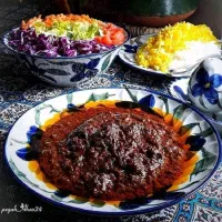 تهیه غذای خانگی مامان پز