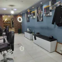 ب  یک نیروی باسابقه برای صالن آرایشگری مردانه