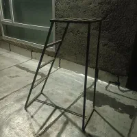 چهارپایه آهنی سنگین بسیار محکم