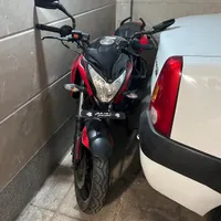 Ns۲۰۰ قرمز مشکی مدل ۹۴