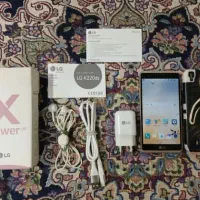 گوشی LG با تمام وسایل