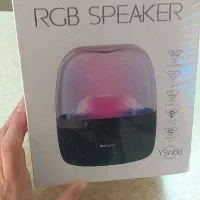 اسپیکر بلوتوث دار ونور پخش میکنه