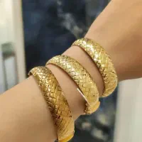 دستبند تراش نقره بسیار ظریف و زیبا با جعبه ای شکیل