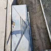 درب حیاط سنگین