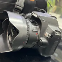 کنون 250d درحد نو همراه با لنز