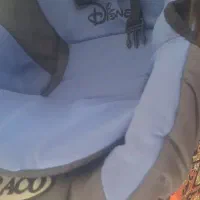 دو عدد. نگهدارنده. کودک