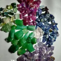 الماس یاقوت زمرد|جواهرات|مشهد, هفت تیر (حافظ)|دیوار