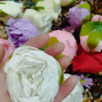 تعداد زیادی سرگل مصنوعی(پیونی رز نسترن)|گل مصنوعی|فردیس, قریشی|دیوار