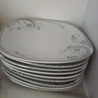 مقداری ظروف چینی درحدنو