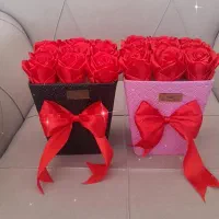 ۹شاخه همراه باکس فقط ۳۵۰|گل مصنوعی|ایلام, |دیوار