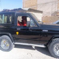 پاترول دودرب رنگ مشکی مدل78موتور بهش ت کولر سالم