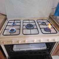 یخچال فریزر و گاز ۵ شعله و فرش ۱۲ متری