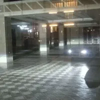 مغازه خیلی بزرگ قابل توجه نمایشگاه و فروشگاه ها