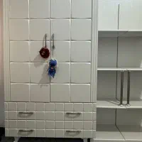 کمد به همراه ۲عدد استند مجزا