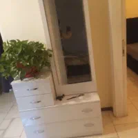 تخت باکس و اینه میز ارایش|تخت و سرویس خواب|پردیس, فاز ۱۱|دیوار