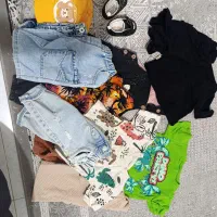 تعدادی لباس بچه گانه در حد نو