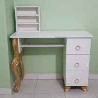 میز ناخن به همراه استند و ترولی