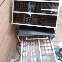 استند آرایشی