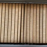 فروش پرده عمودی تمیز و نو