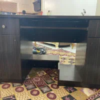 میز تحریر چوبی در حد نو