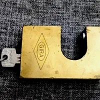 قفل کتابی گیرا