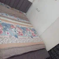 تخت‌دونفره پاتختی‌دار