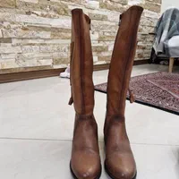 بوت چرم سایز ۳۷ فقط یکی دوبار استفاده شده|کیف، کفش، کمربند|تهران, پاسداران|دیوار