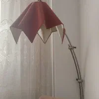 آباژور ایستاده