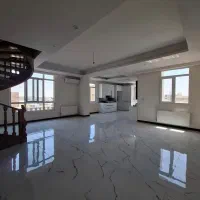 آپارتمان 125متری.دوبلکس.50 متر حیاط اختصاصی.دو بر