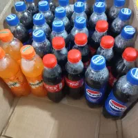 سی عدد نوشابه و یک پاکت یک کیلویی چای