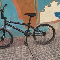 دوچرخه بی ام ایکس و حرکات نمایشی BMX