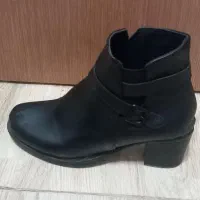 دو جفت بوت زنانه شیک و سالم