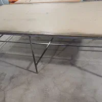 میزکار پایه آهنی