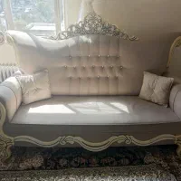 یک دست مبل هفت نفره با سه عدد جلو مبلی چرم