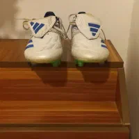 یک جفت کفش فوتبال استوک درشت