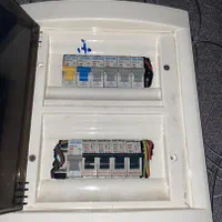 برق کاری/برقکاری/برقکار ساختمان/نصاب آیفن|خدمات پیشه و مهارت|شیراز, پودنک|دیوار