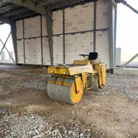 غلطک فرمون دار دمدار بوماک هم‌سطح کردن غرب و‌شرق