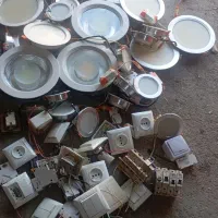 لامپ وکلید و پرس وفیوز