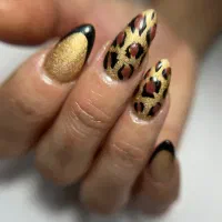 کاشت ناخن وترمیم ناخن،پدیکور،آموزش تخصصی لاین ناخن