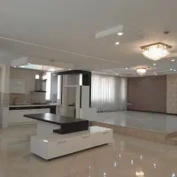 آپارتمان ۲۰۰متری طبقه اول