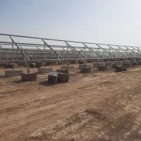 قالب بندی وبتن ریزی پایه های نیروگاه خورشیدی