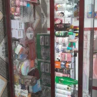 ویترین یک ونیم متری در حمیدیه