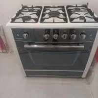 اجاق گاز پنج شعله طرح فر در حد نو