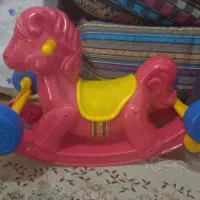 یه عدد اسباب بازی دو کاره که به چرخ دار و الاکنک