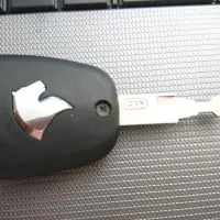 سویبچ وکلید با کاور سبز|اشیا|قره ضیاالدین, |دیوار