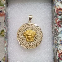 پلاک ورساچه طلا