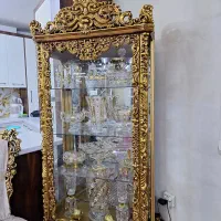 ویترین تمام چوب ورق طلا