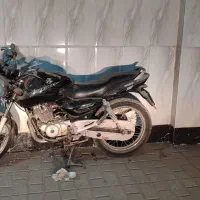 پولسار بجاج اصل دو شمع